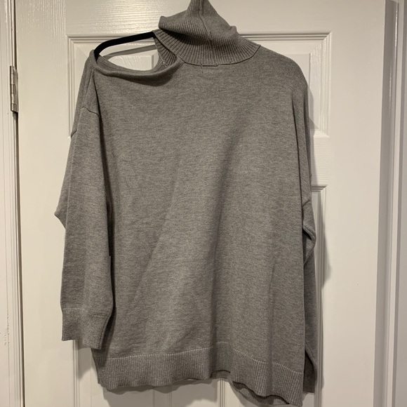 Eloquii Sweaters - NWT Eloquii Turtleneck Cold Shoulder Sweater